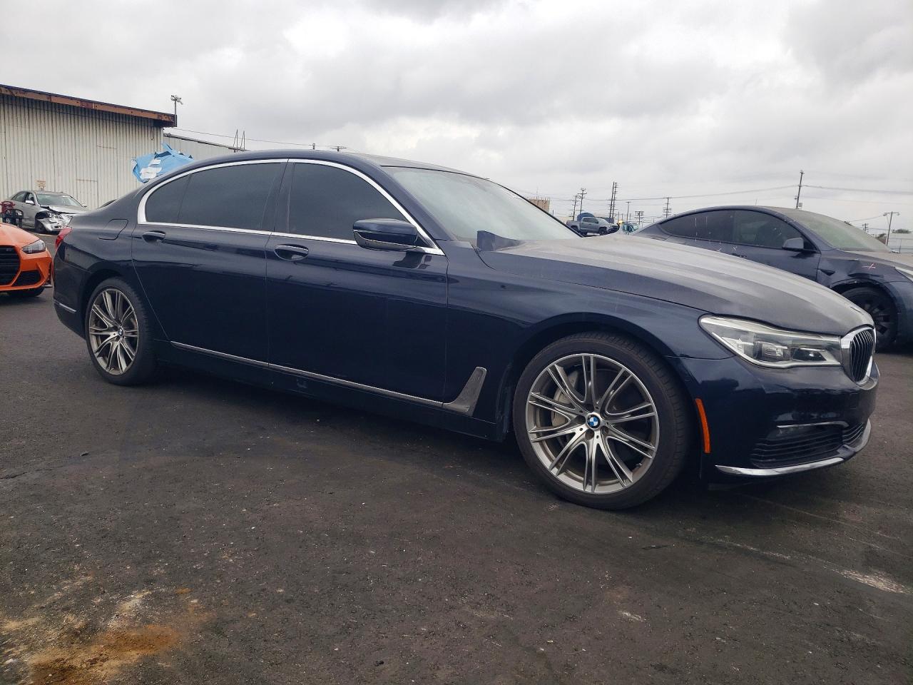 2016 BMW 750 i