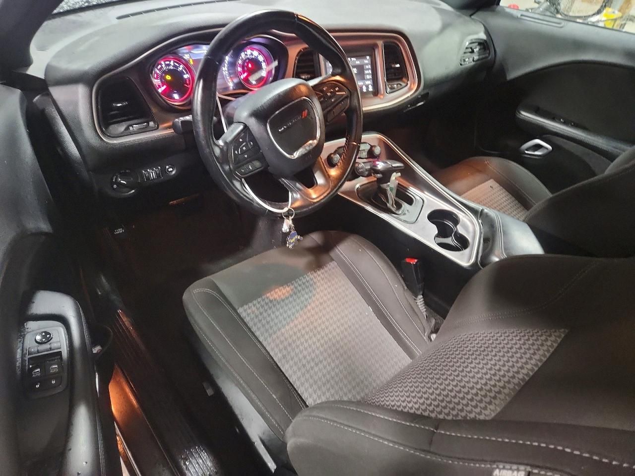 2022 Dodge Challenger sxt