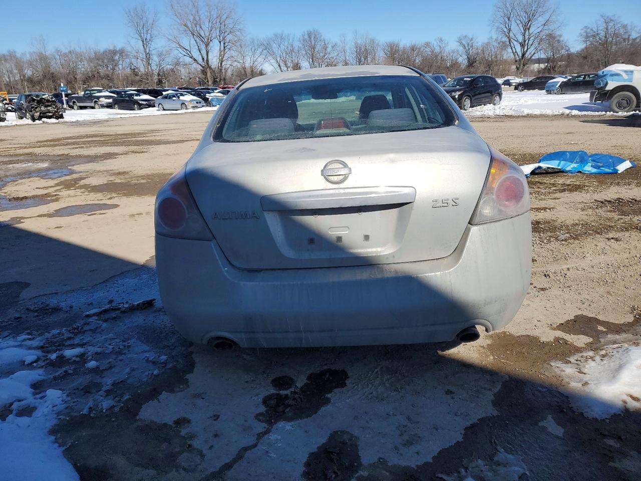 2010 Niss Altima Base