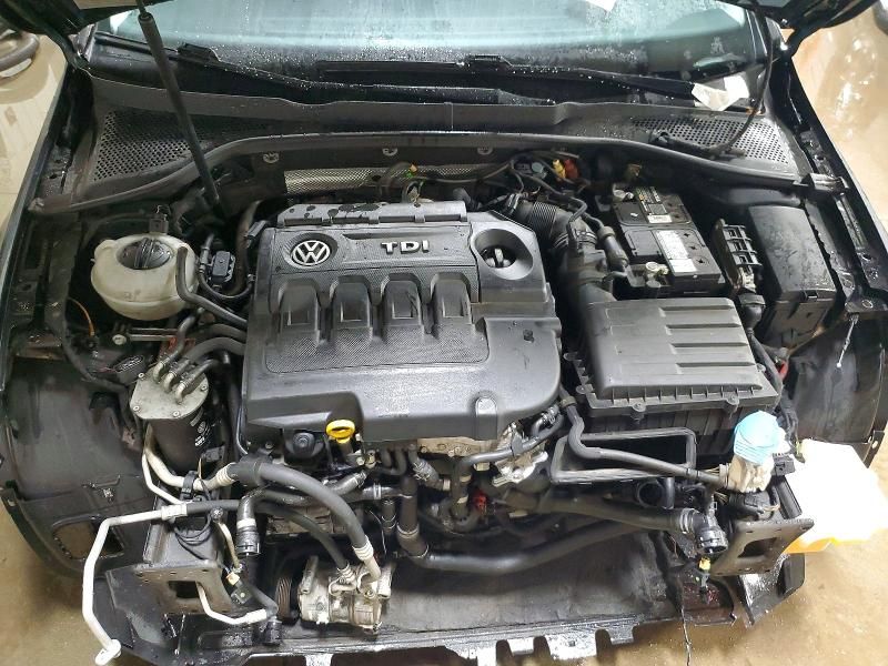 2015 Volkswagen Golf Sportwagen tdi s