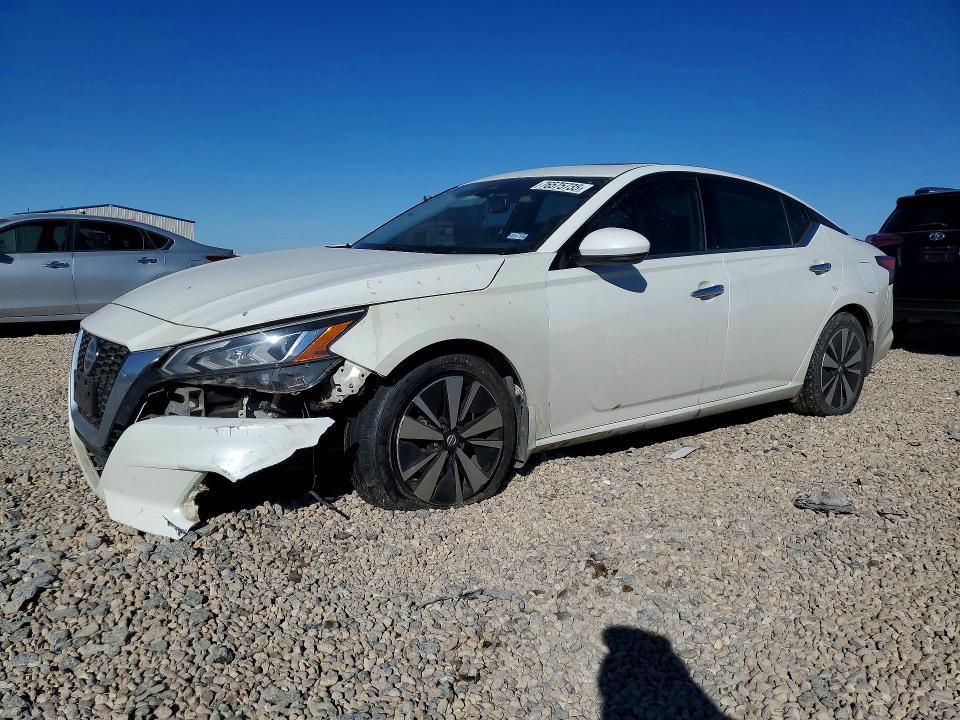 2019 Niss Altima 2.5 sv
