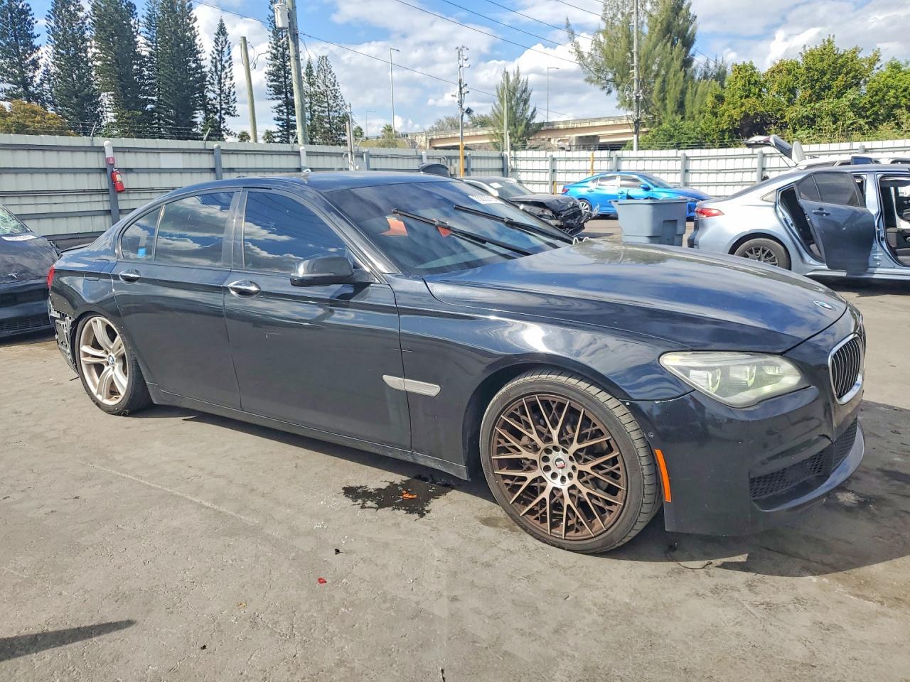 2014 BMW 740 i