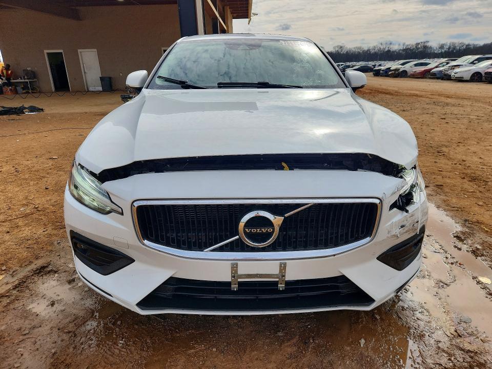 2021 Volvo S60 T5 Momentum