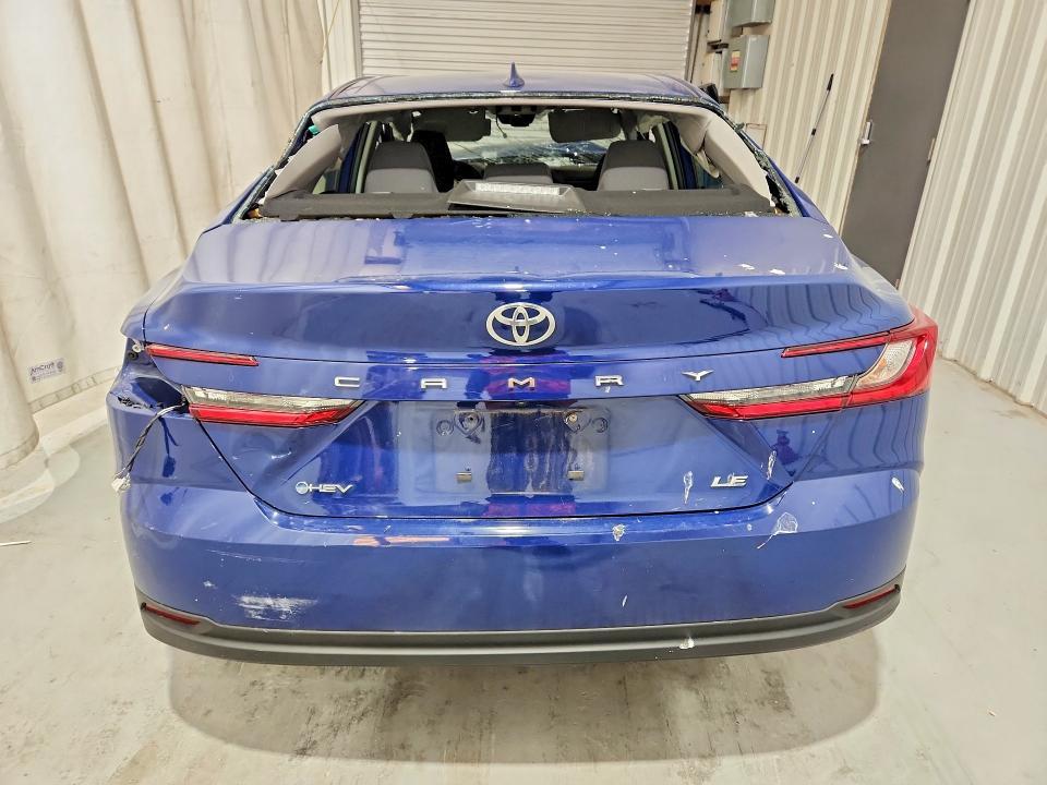 2025 Toyota Camry le