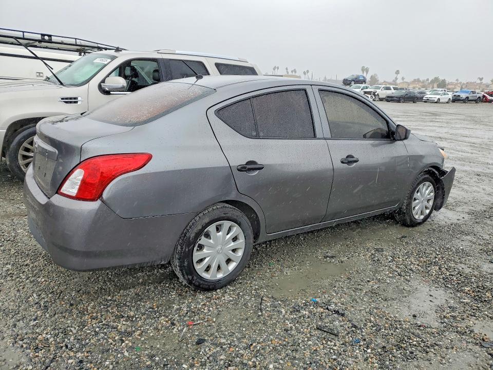 2016 Nissan Versa 1.6 s