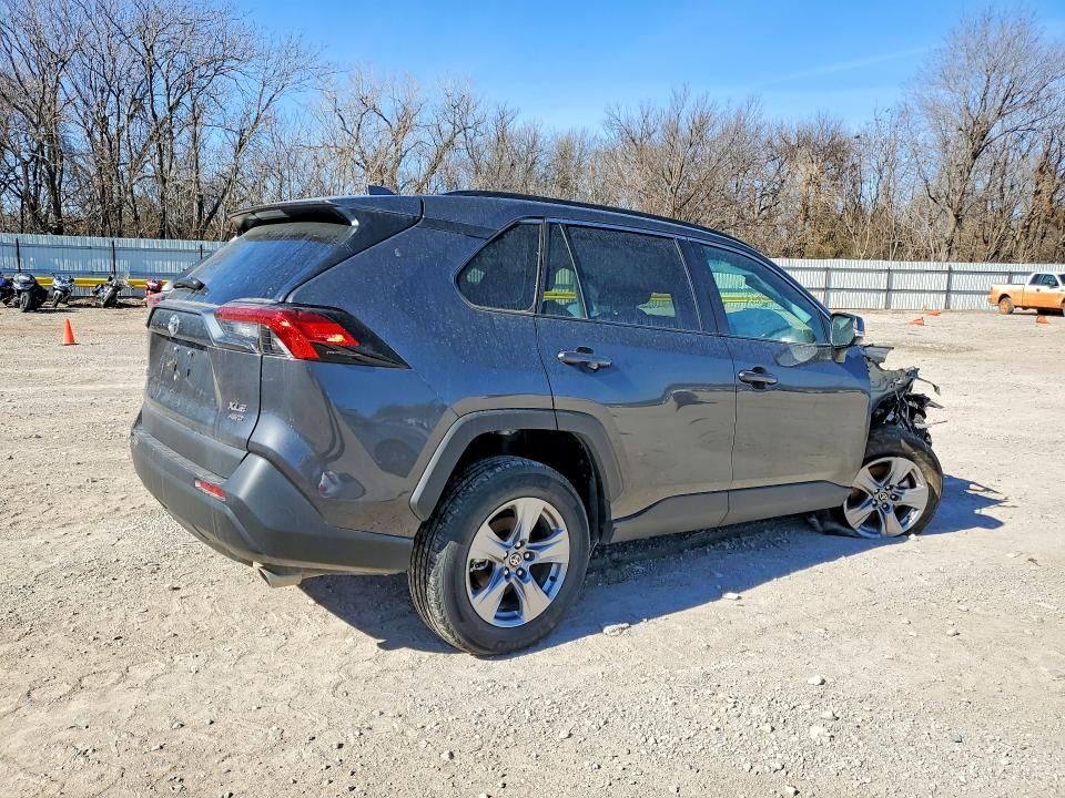 2025 Toyota Rav4 xle