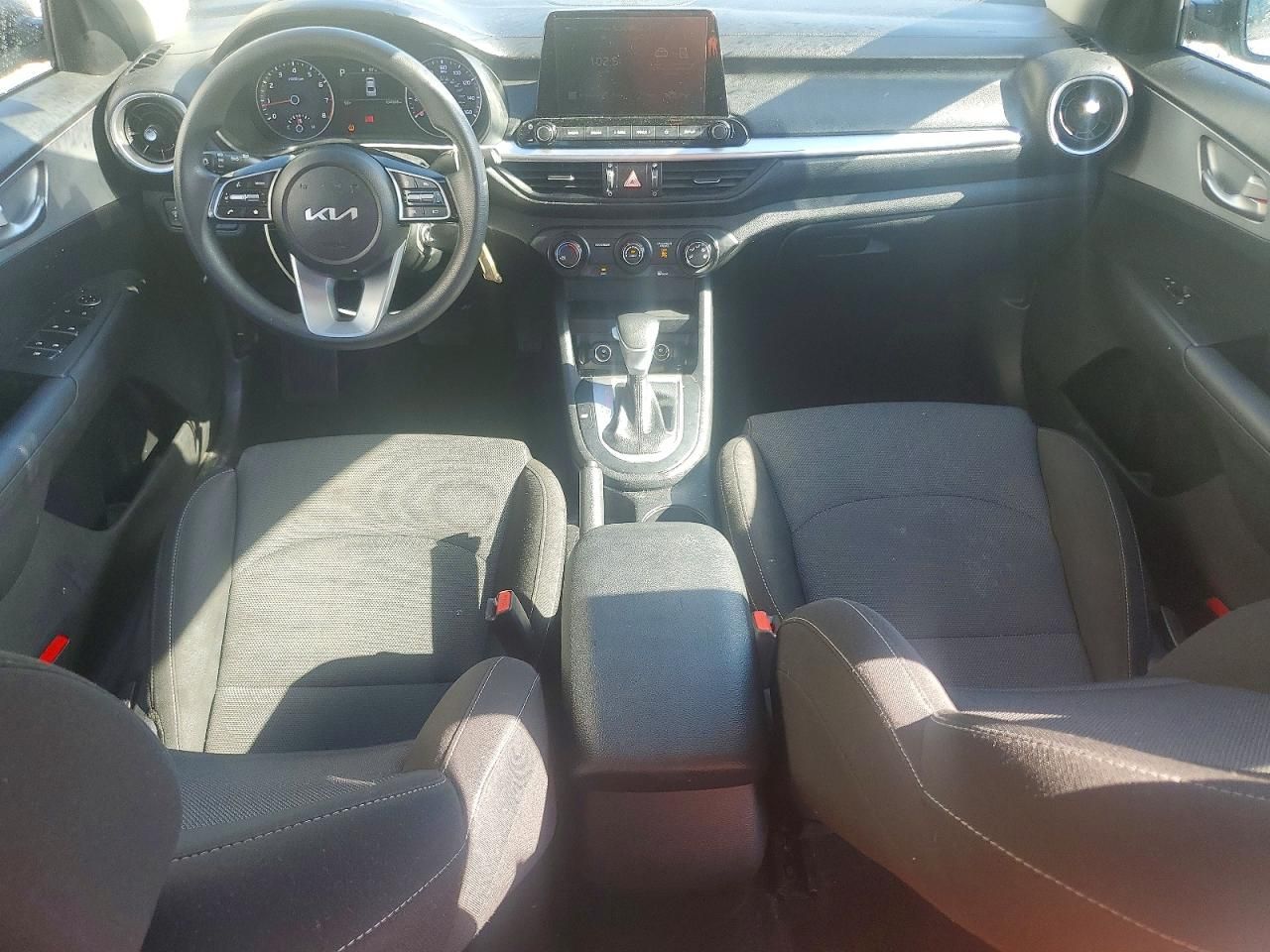 2023 KIA Forte lx