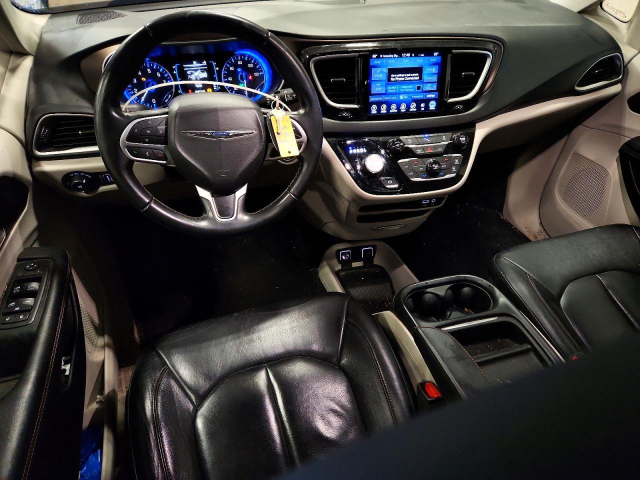 2017 Chrysler Pacifica Touring l