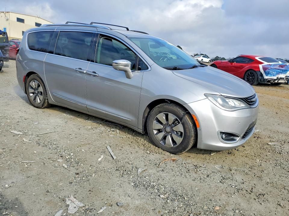 2018 Chrysler Pacifica Hybrid Limited