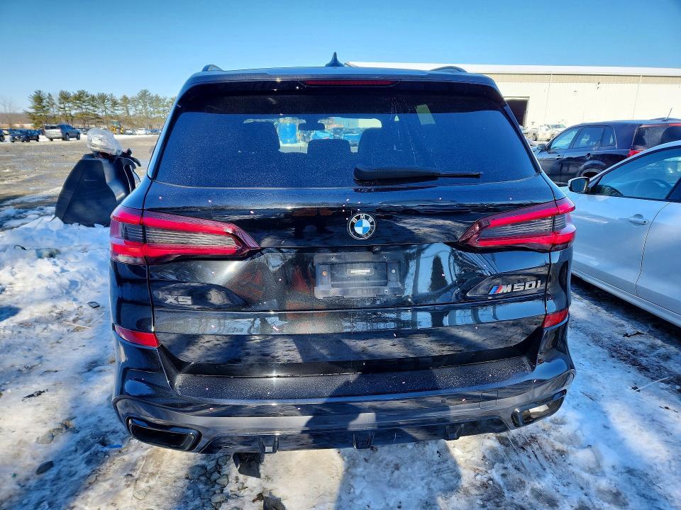 2022 BMW X5 M50i