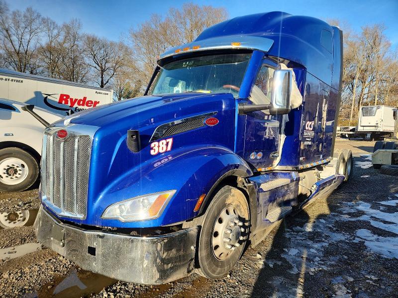 2025 Peterbilt 579 Semi Truck