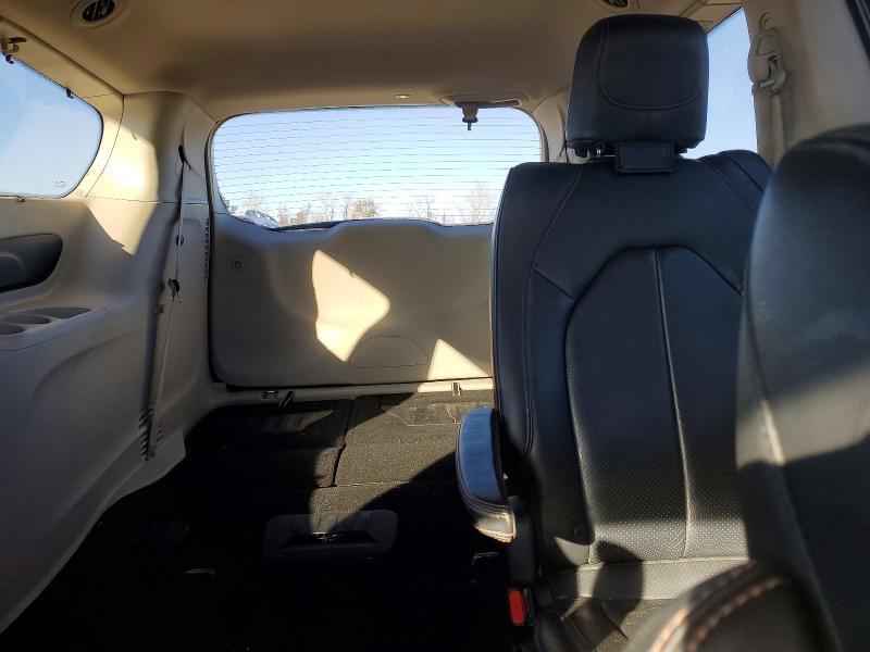 2018 Chrysler Pacifica Touring l