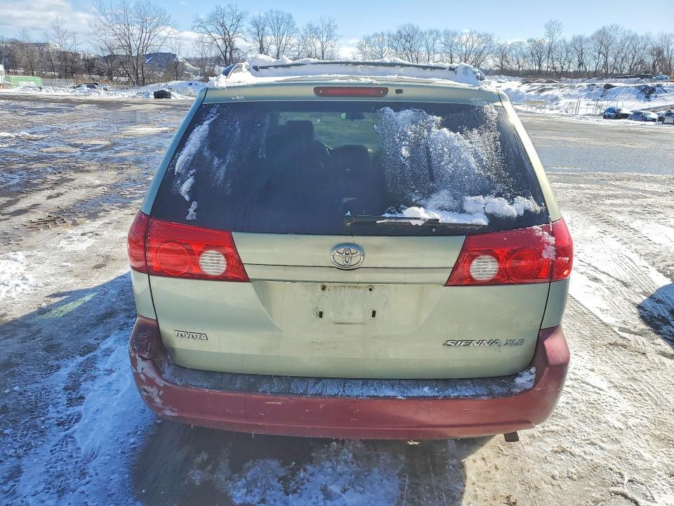 2006 Toyota Sienna xle 7 Passenger
