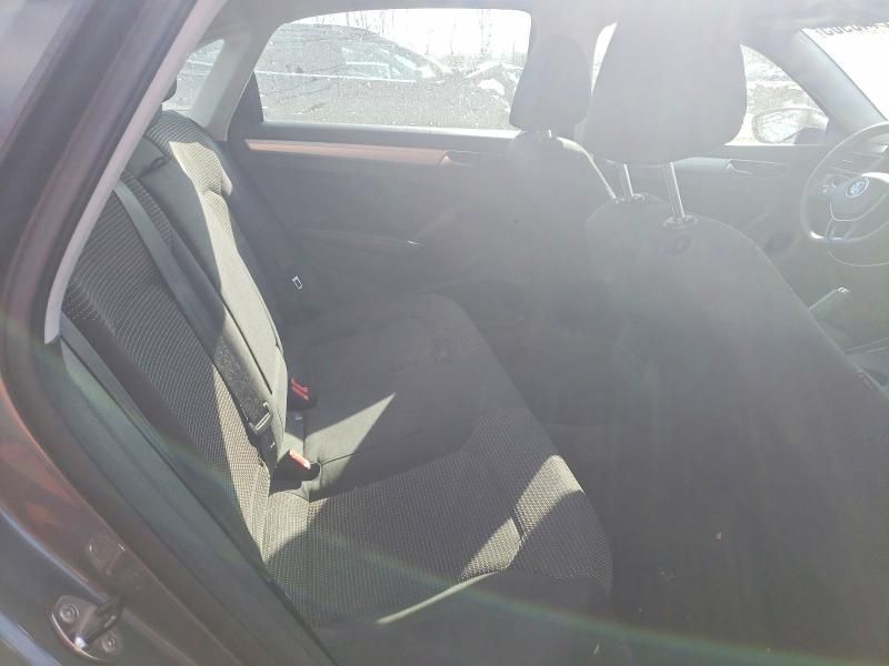 2016 Volkswagen Passat s