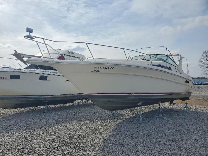 1990 Sea Ray Boat