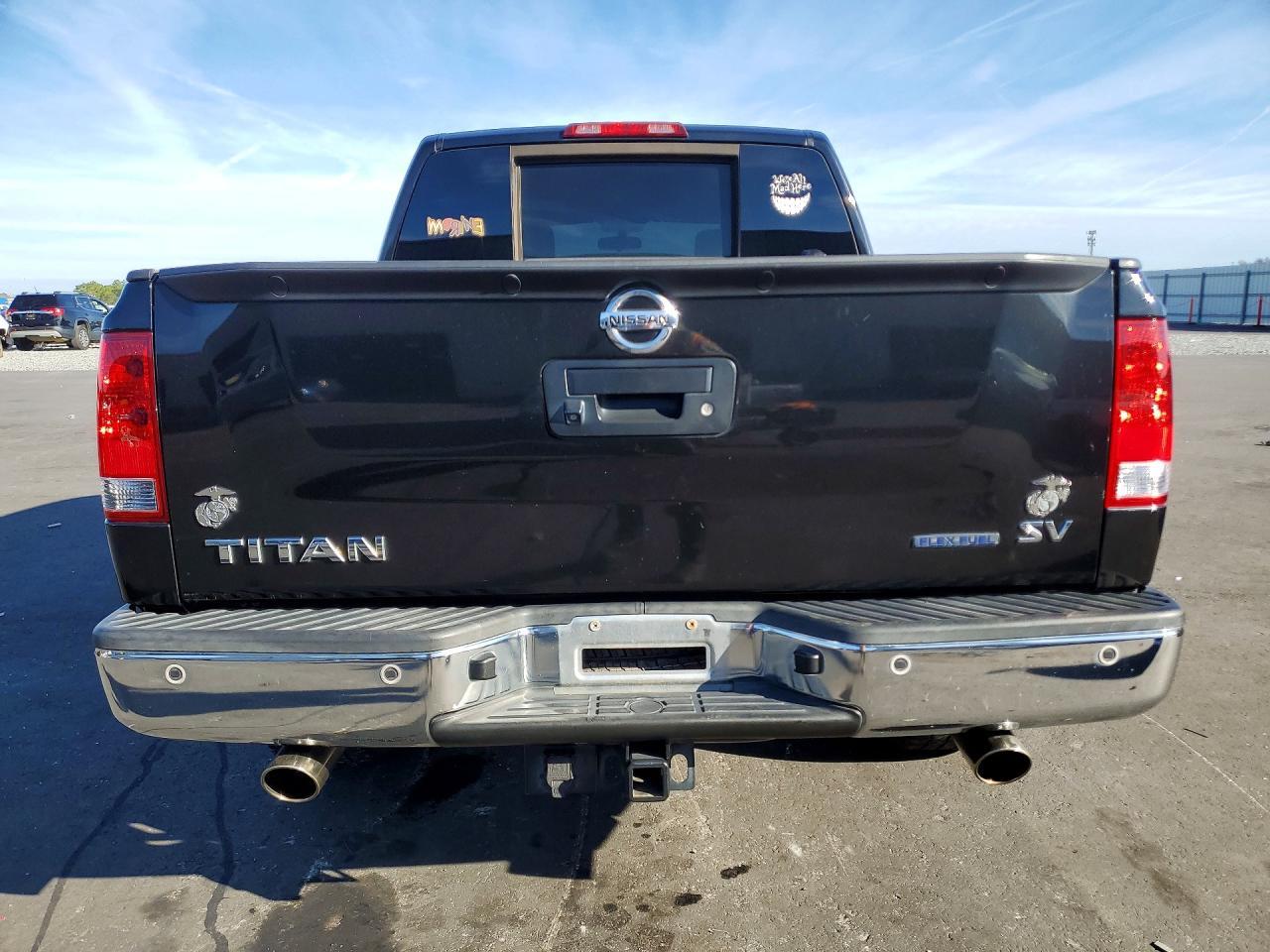 2015 Nissan Titan SV