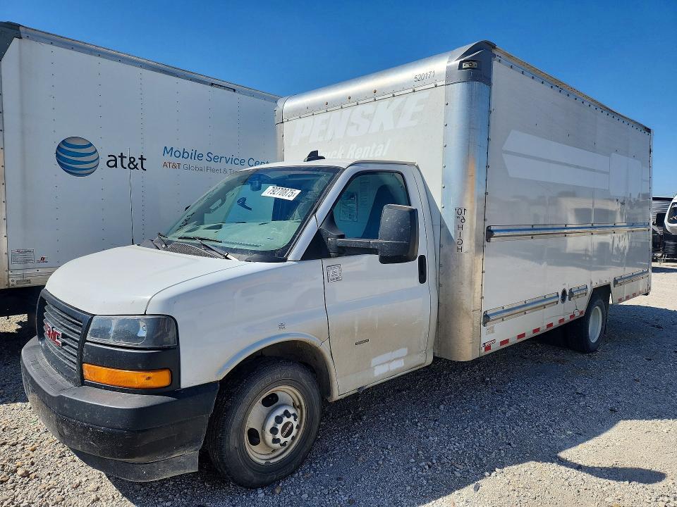 2022 GMC Savana box Truck