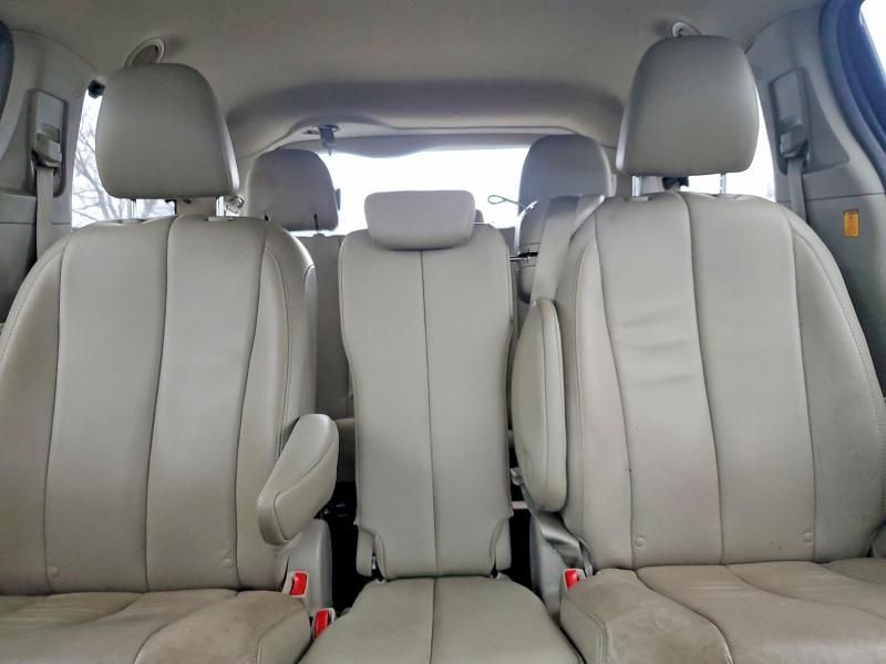 2013 Toyota Sienna xle