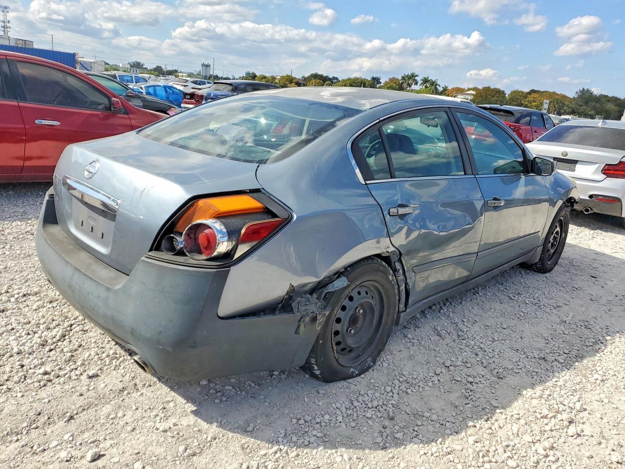 2010 Nissan Altima Base