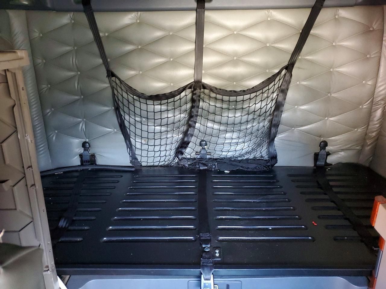 2015 Freightliner Cascadia Semi Truck