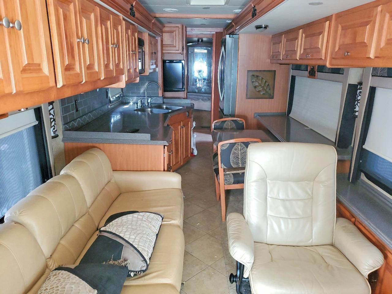 2010 Freightliner Chassis XC
