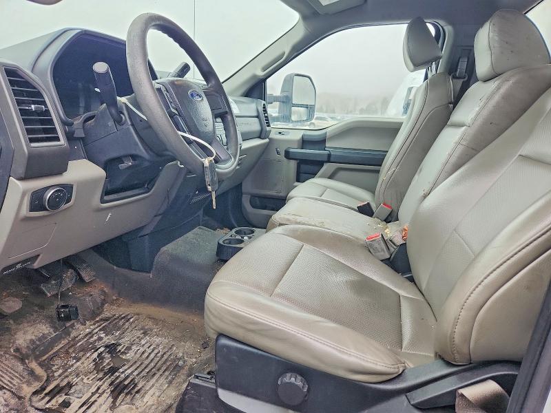 2017 Ford F450 Super Duty BOX Truck