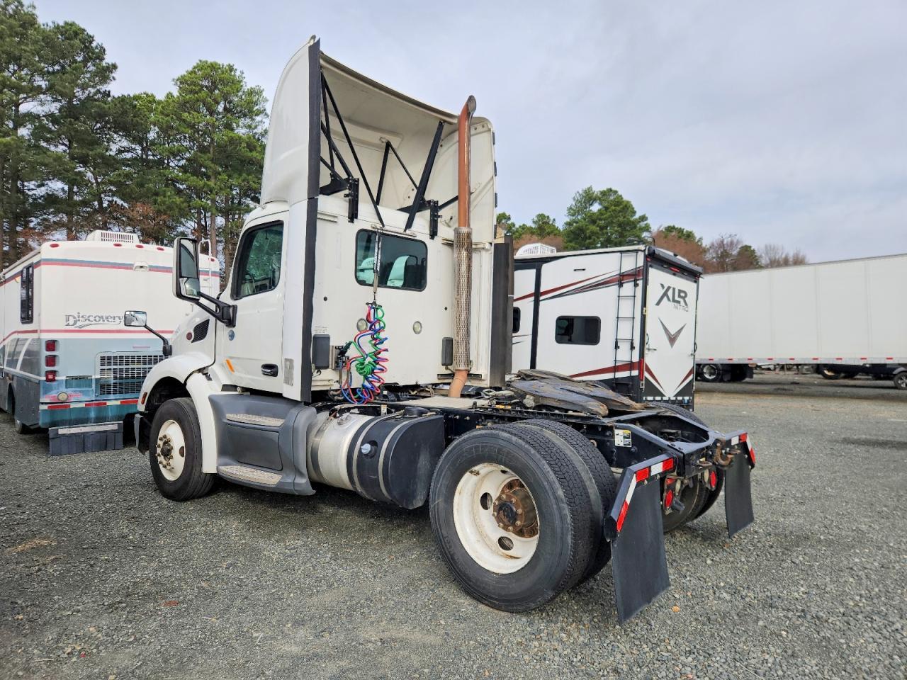 2016 Peterbilt 579 Semi Truck