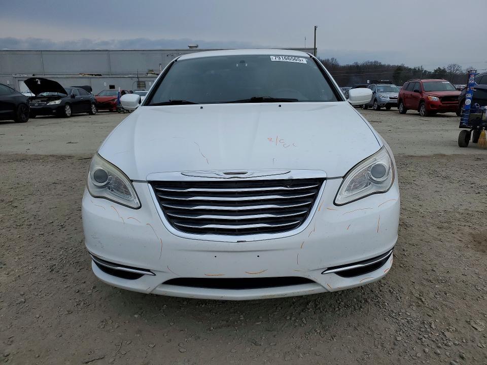 2013 Chrysler 200 lx