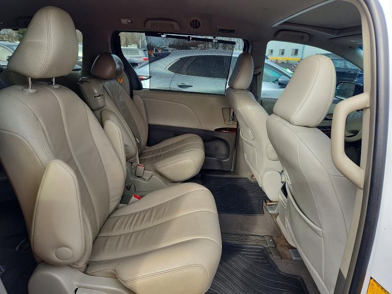 2013 Toyota Sienna xle