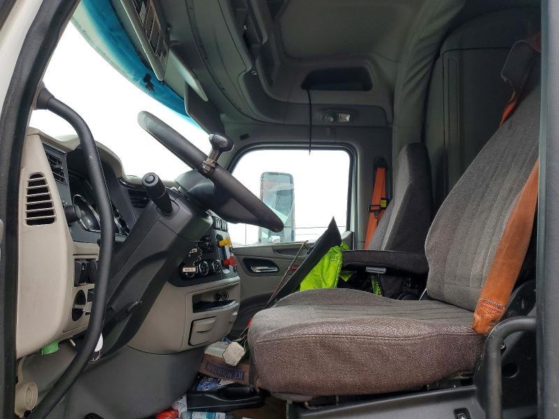 2019 Peterbilt 579 Semi Truck
