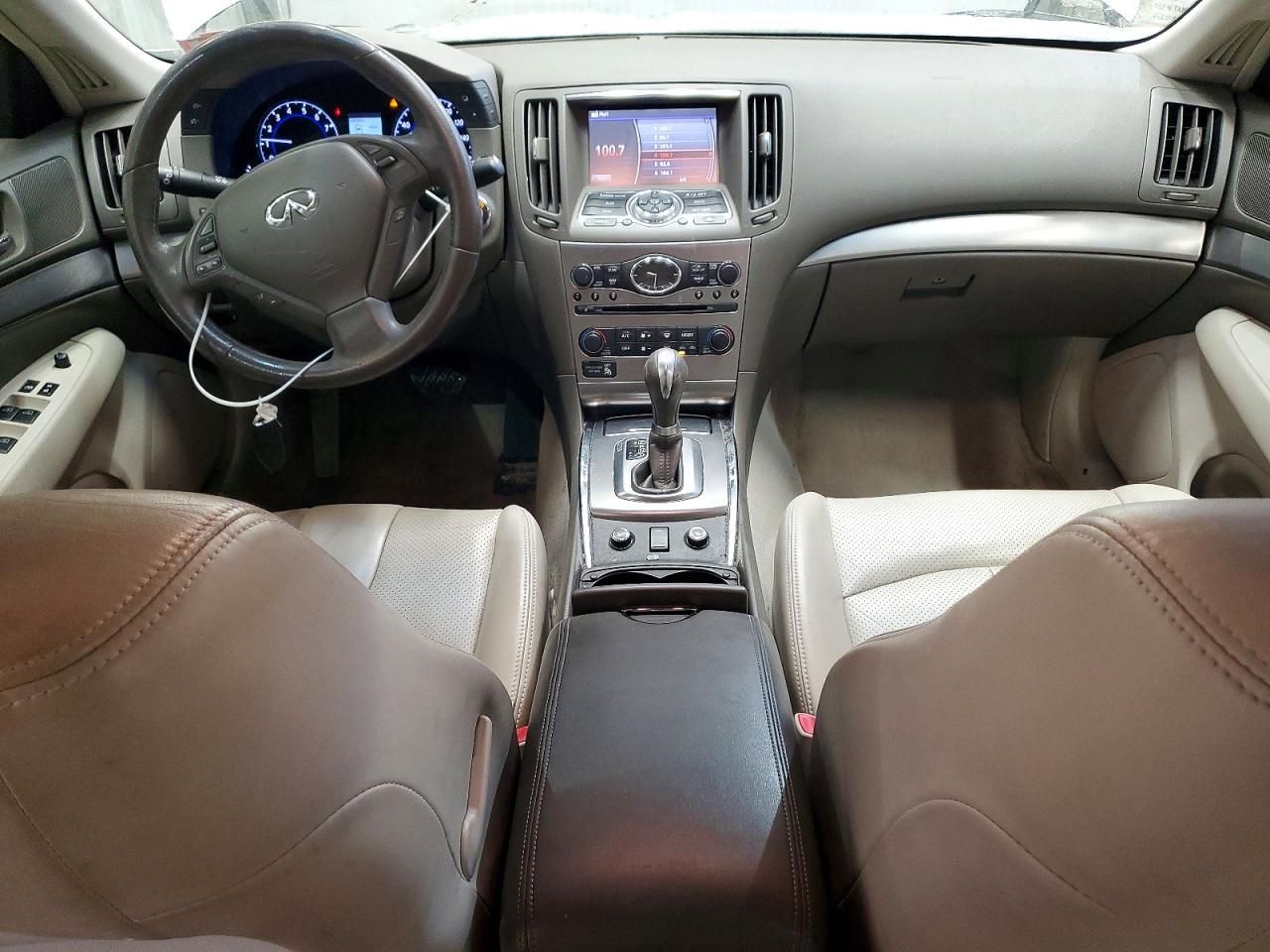 2015 Infiniti Q40