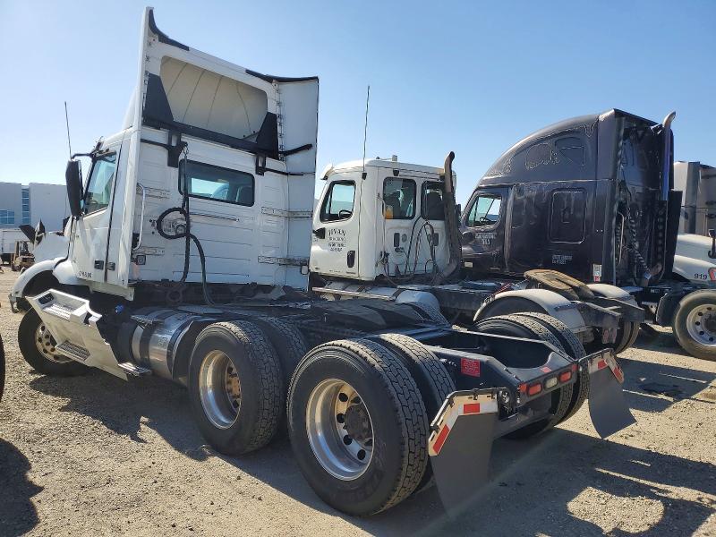 2022 Volvo Vnr Semi Truck