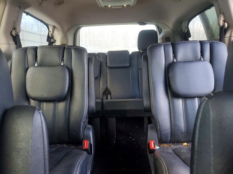 2016 Chrysler Town & Country Touring l