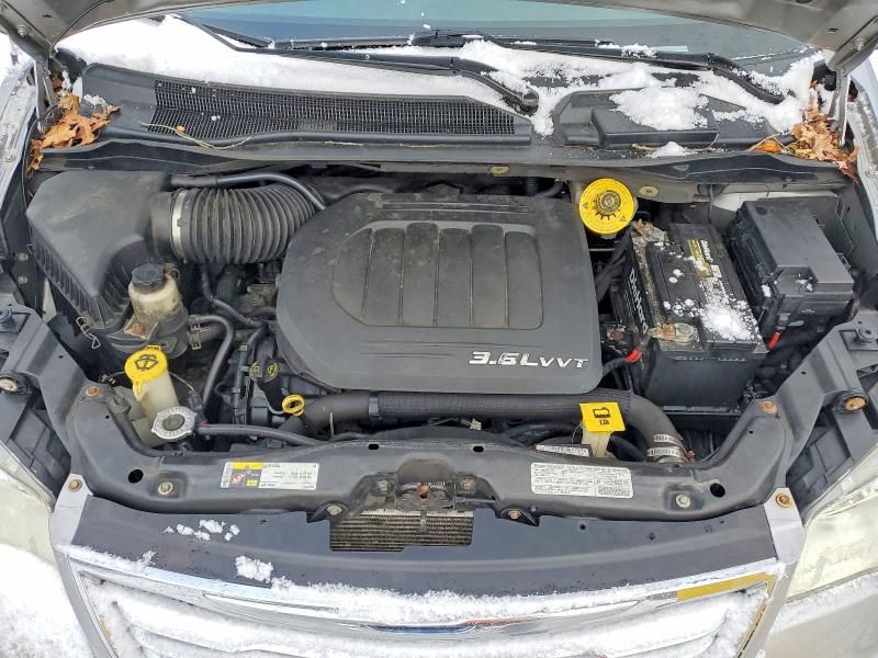 2013 Chrysler Town & Country Touring