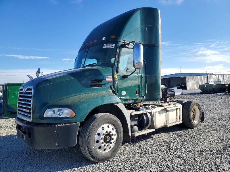 2018 Mack CXU612 Semi Truck