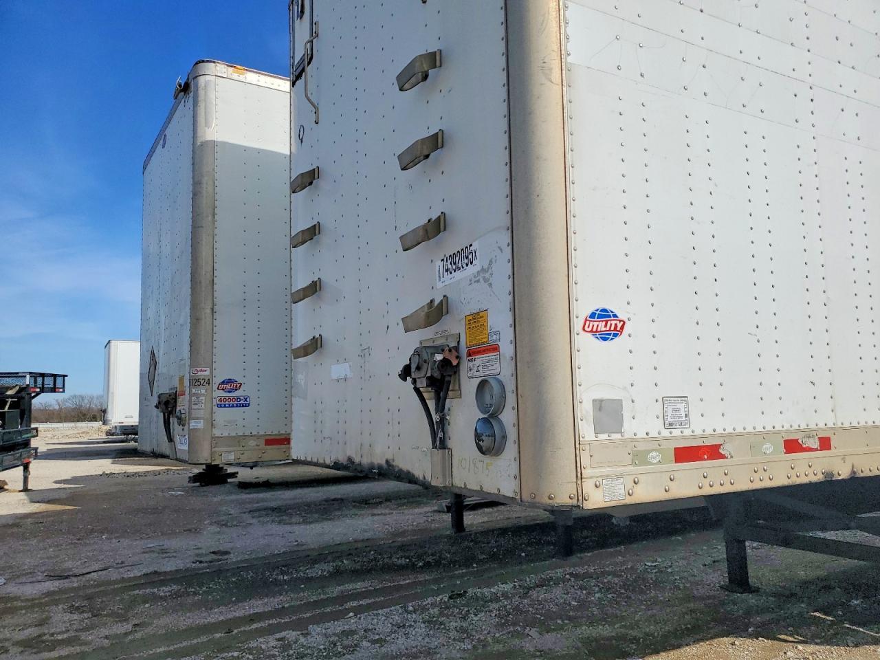 2015 Utility VS2DX DRY Van Trailer