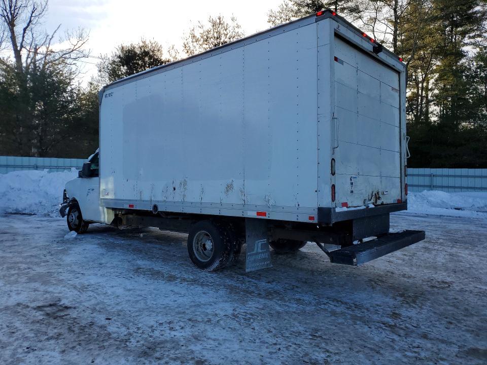 2013 Chevrolet Express box Truck