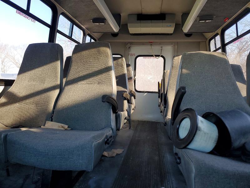 2010 Ford Econoline E350 Super Duty Cutaway van