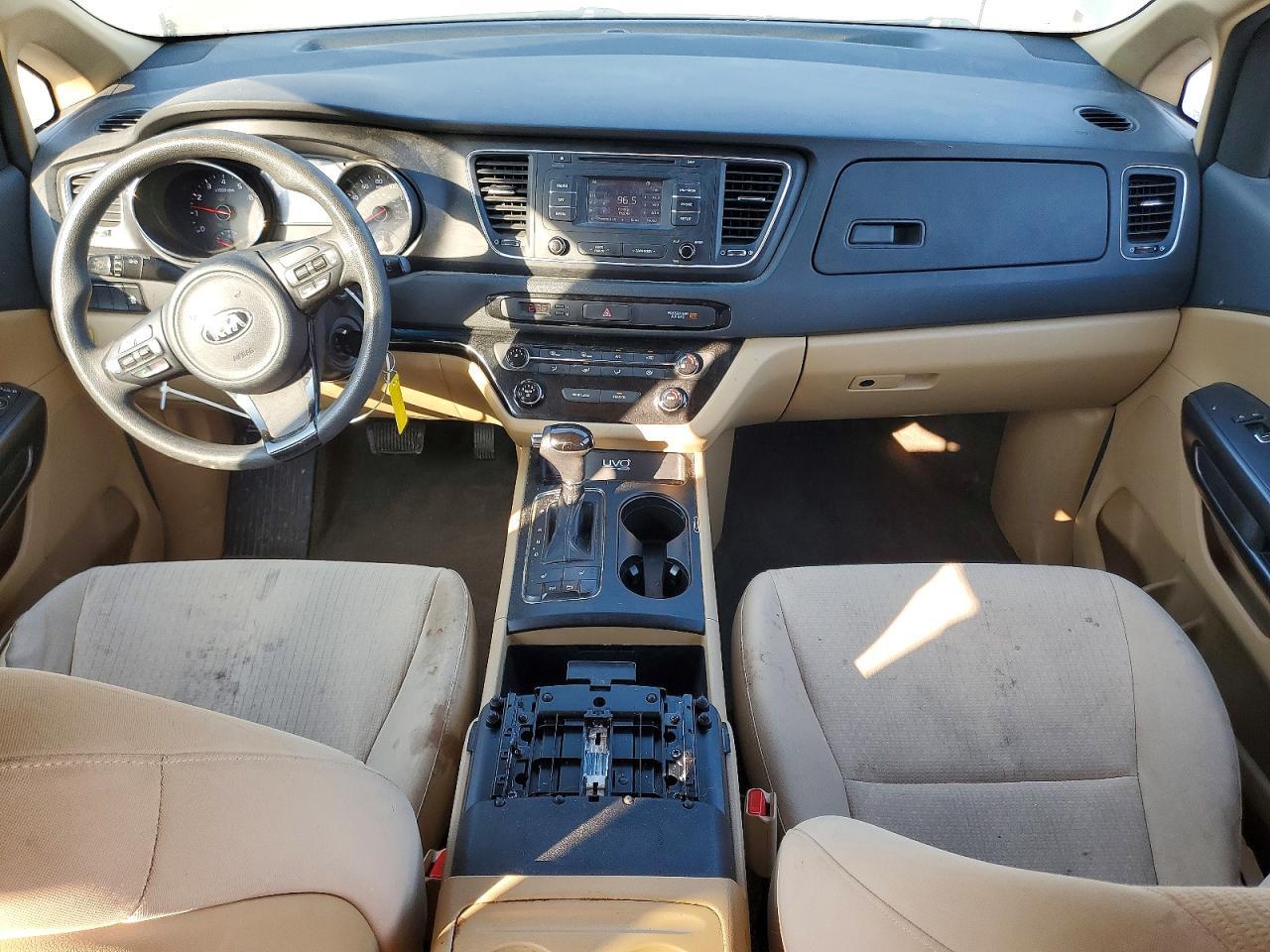 2016 KIA Sedona lx