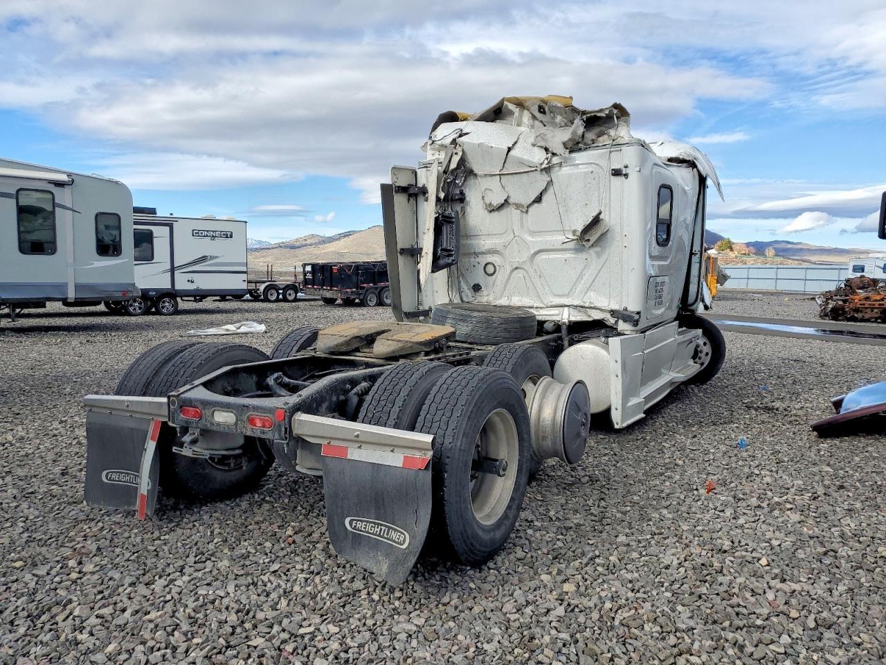 2022 Freigliner 2022 Freightliner Cascadia 126 Semi Truck