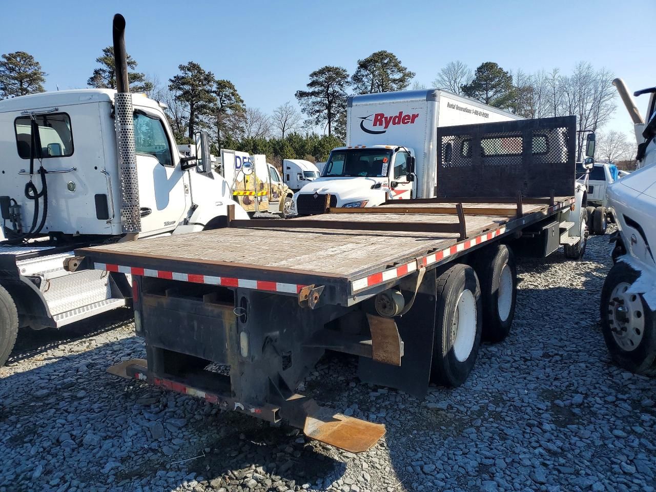 2016 Freightliner Business Class M2 Flatbed Truck