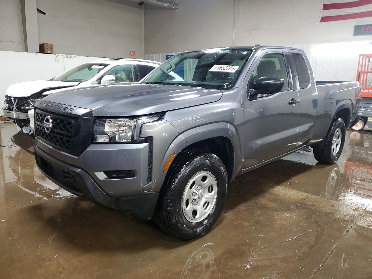 2022 Nissan Frontier s