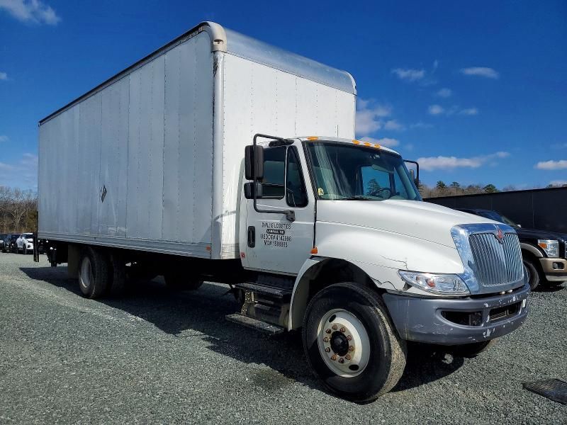 2018 International 4300 box Truck