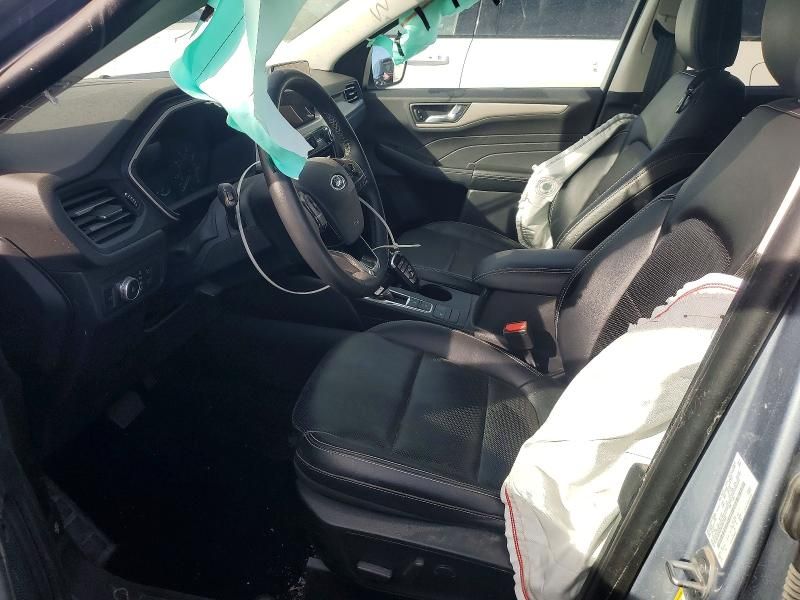 2022 Ford Escape sel