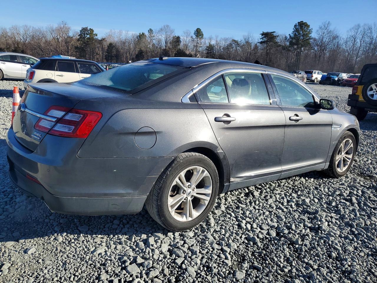 2016 Ford Taurus sel
