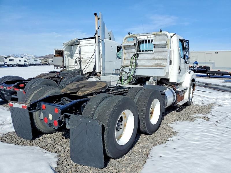 2014 Freightliner Business Class M2 Semi Truck