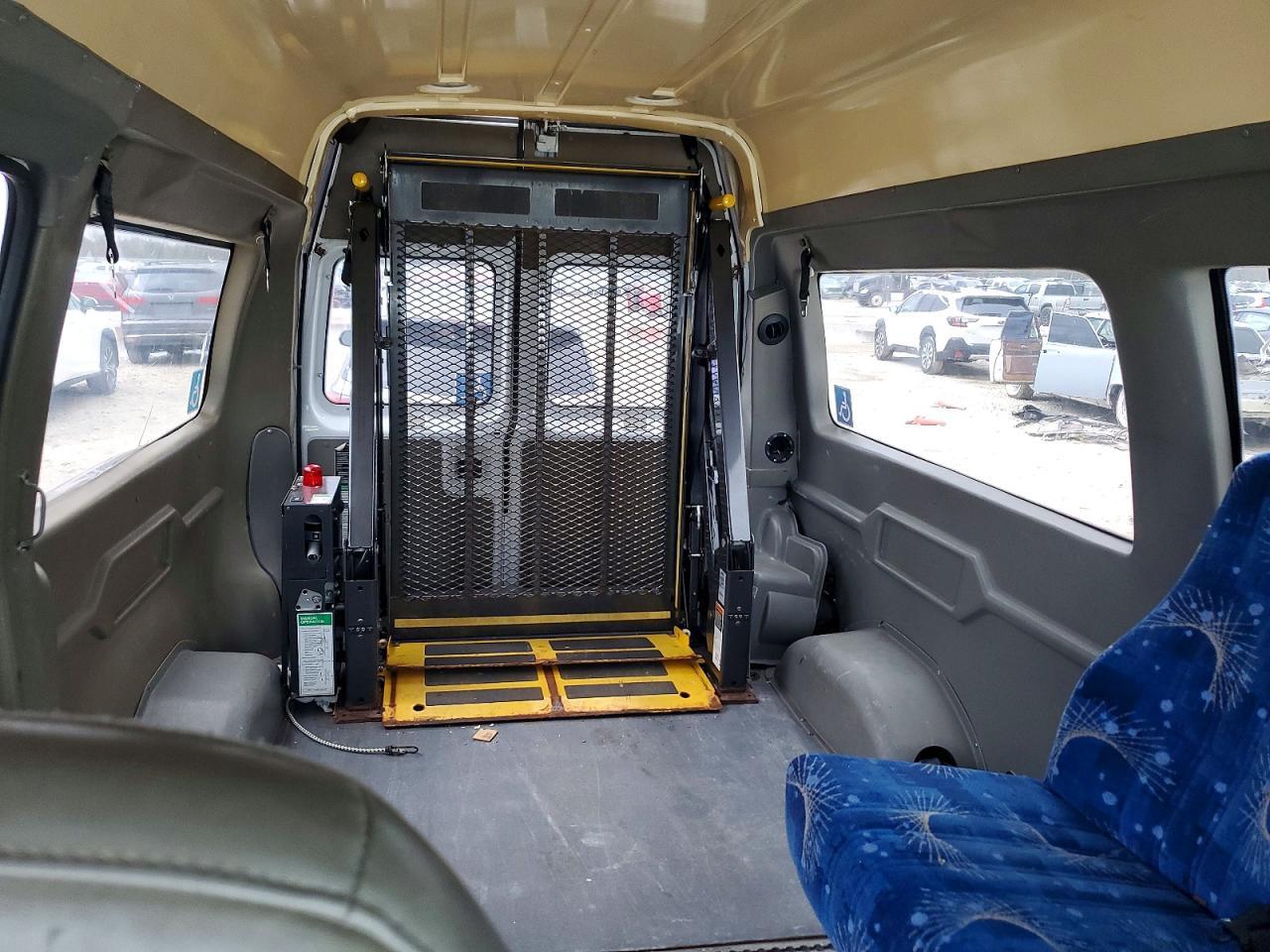 2008 Ford Econoline E150 van