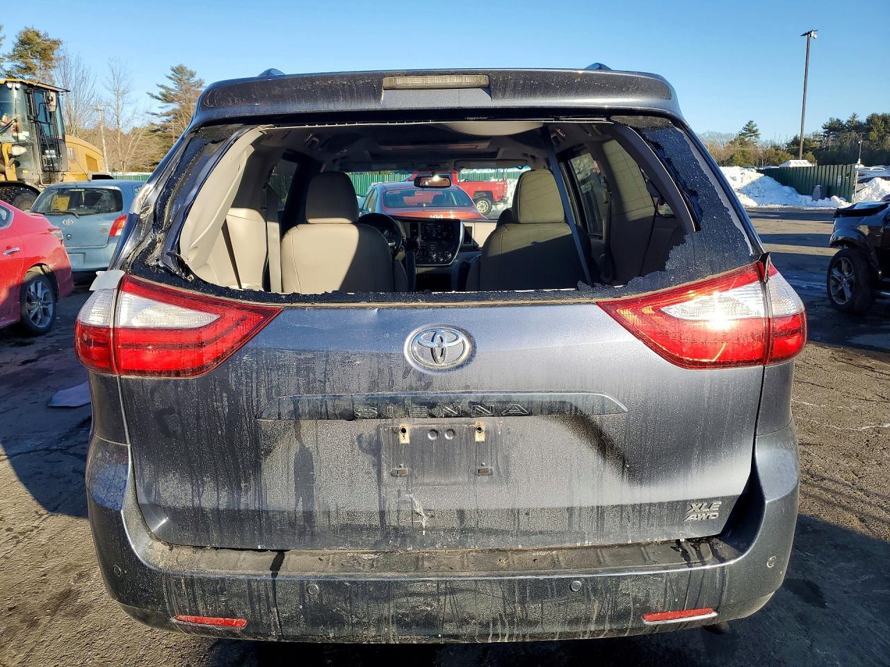 2016 Toyota Sienna xle