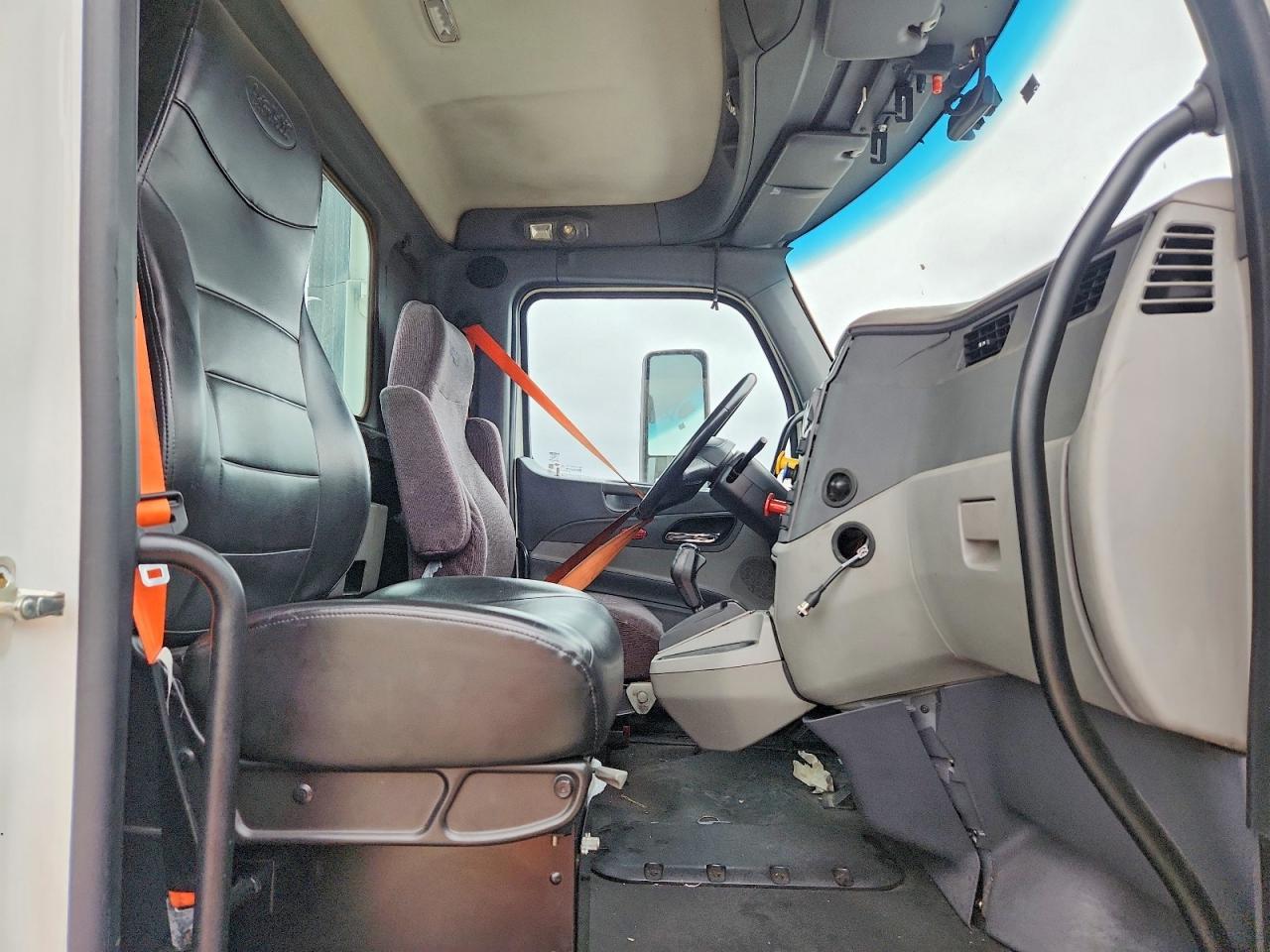 2017 Peterbilt 579 Semi Truck