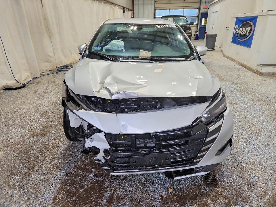 2025 Nissan Versa sv